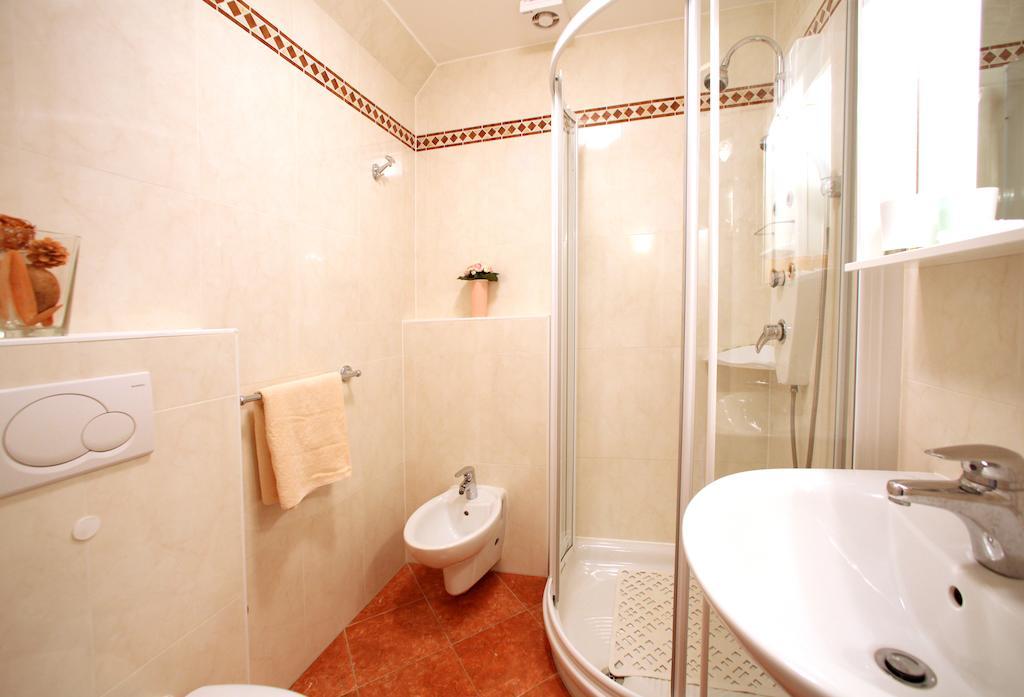 Holiday Home Villa Bella Vrsar Kamer foto